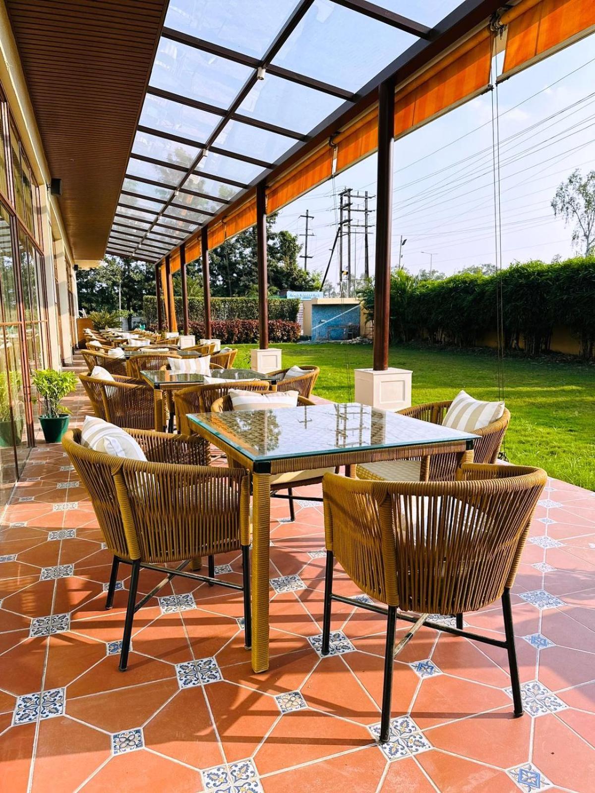 Hotel Amer Green'S Bhopal Ngoại thất bức ảnh